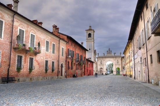  Cherasco maudanros - Shutterstock maudanros