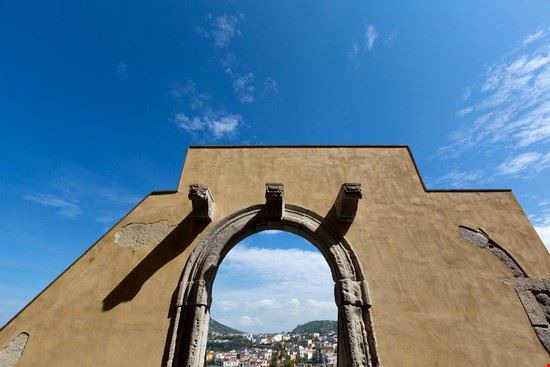  Pozzuoli Francesca Sciarra @shutterstock.com - Francesca Sciarra @shutterstock.com Francesca Sciarra @shutterstock.com