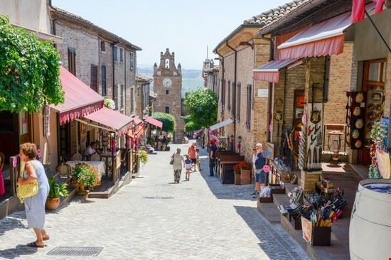 Gradara Gradara Stefano Ember / Shutterstock.com 