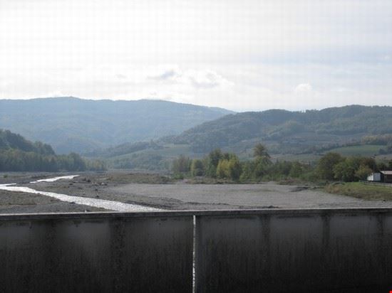  Ciò che si vede dal ponte di Carmiano ( Vigolzone - PC ) .  