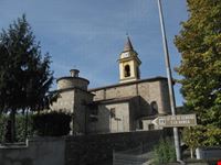 Chiesa e cartello 