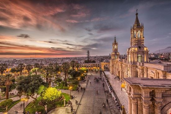 Basilica Cattedrale di Arequipa Basilica Cattedrale di Arequipa Flavio Huamani - Shutterstock Flavio Huamani
