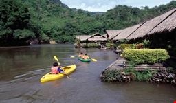 house rafting on the river Khwai