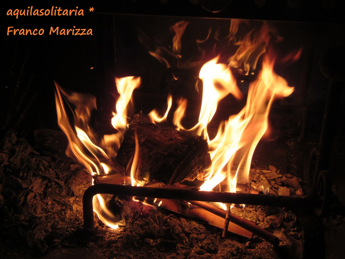 Foto Con Alle Spalle Il Caminetto Acceso A Arabba Marmolada Info