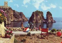 Scopello, I Faraglioni
