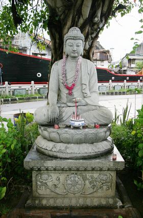 Buddha statue
