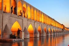 isfahan khajoo bridge over zayandeh river