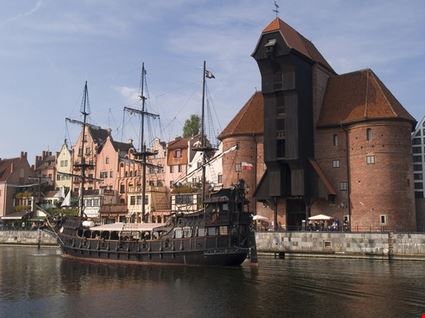 Gru sul Porto Gru sul Porto Jurand  - ©Shutterstock  Jurand 