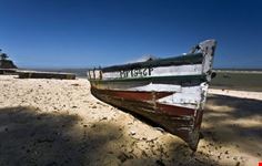 maputo boat on the beach