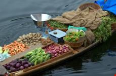Floating vegetable market