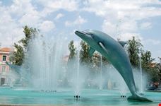 setubal dolphin fountain