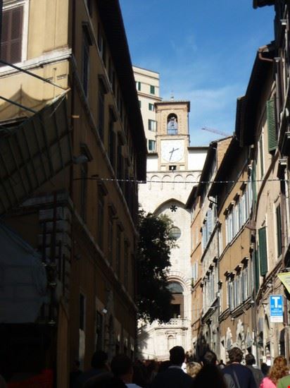 Breve descrizione Perugia LAVINIA BERTI LAVINIA BERTI