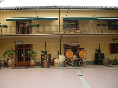 L'entrata all'interno della Marchesi di Barolo