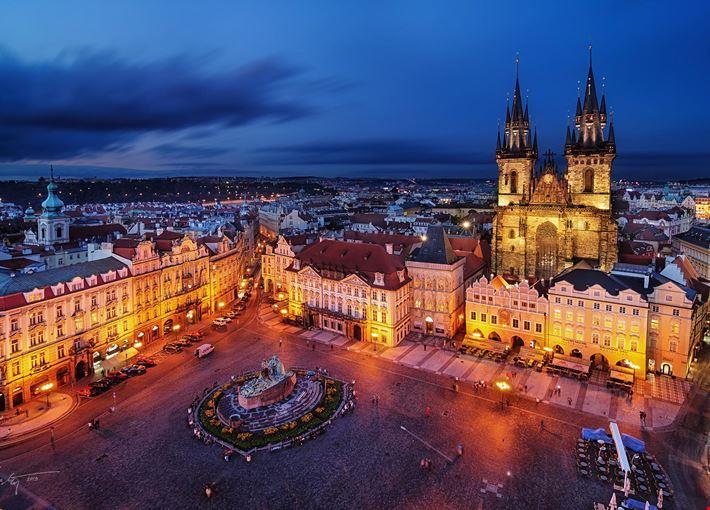 15598001809180108_praga3