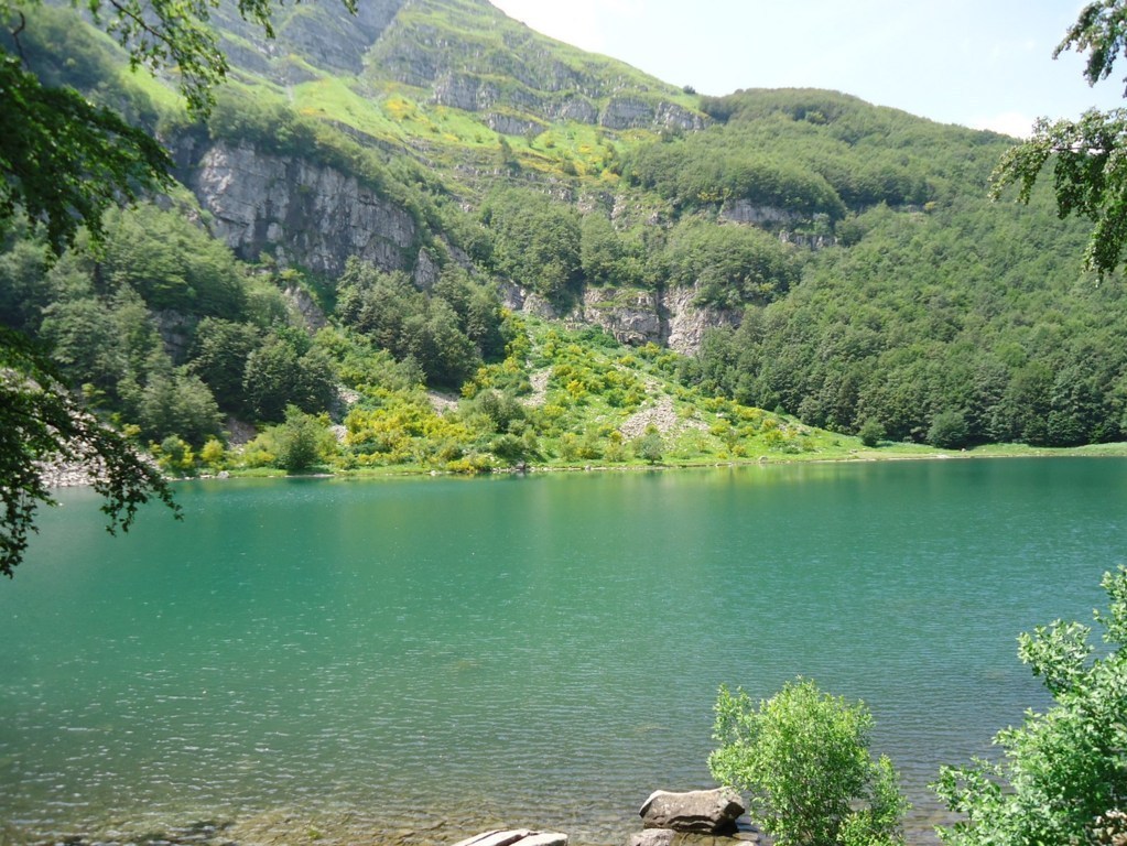 Veduta estiva del Lago Santo
