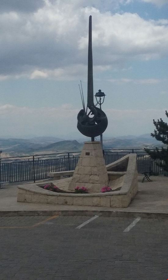 La Cometa Scultura in bronzo di Vincenzo Gennaro - 1993Belvedere del Carmine  