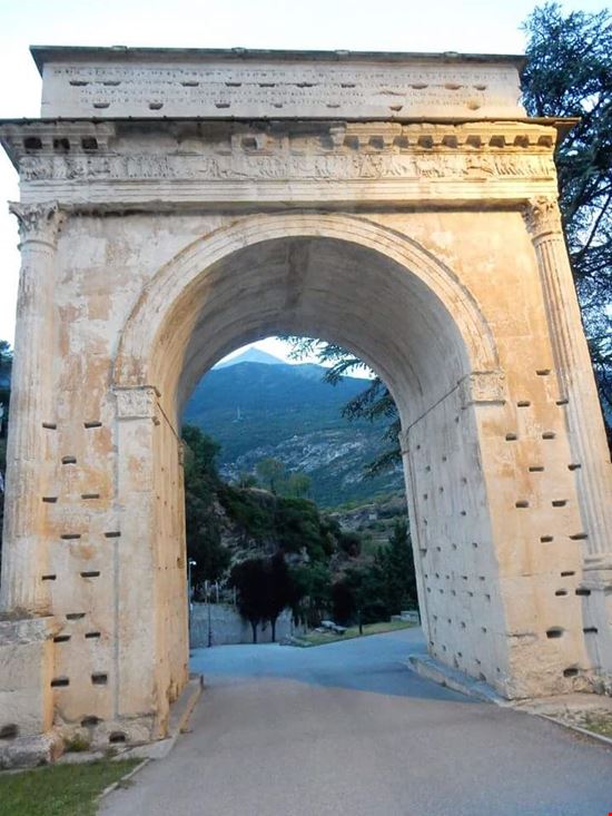Arco di Augusto  (8 a.C.) Susa  