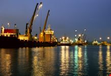 Il porto di Livorno di notte