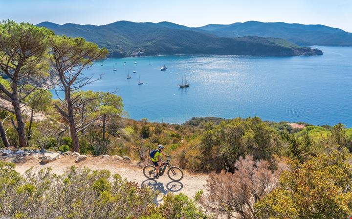 mare in bicicletta_2066031743