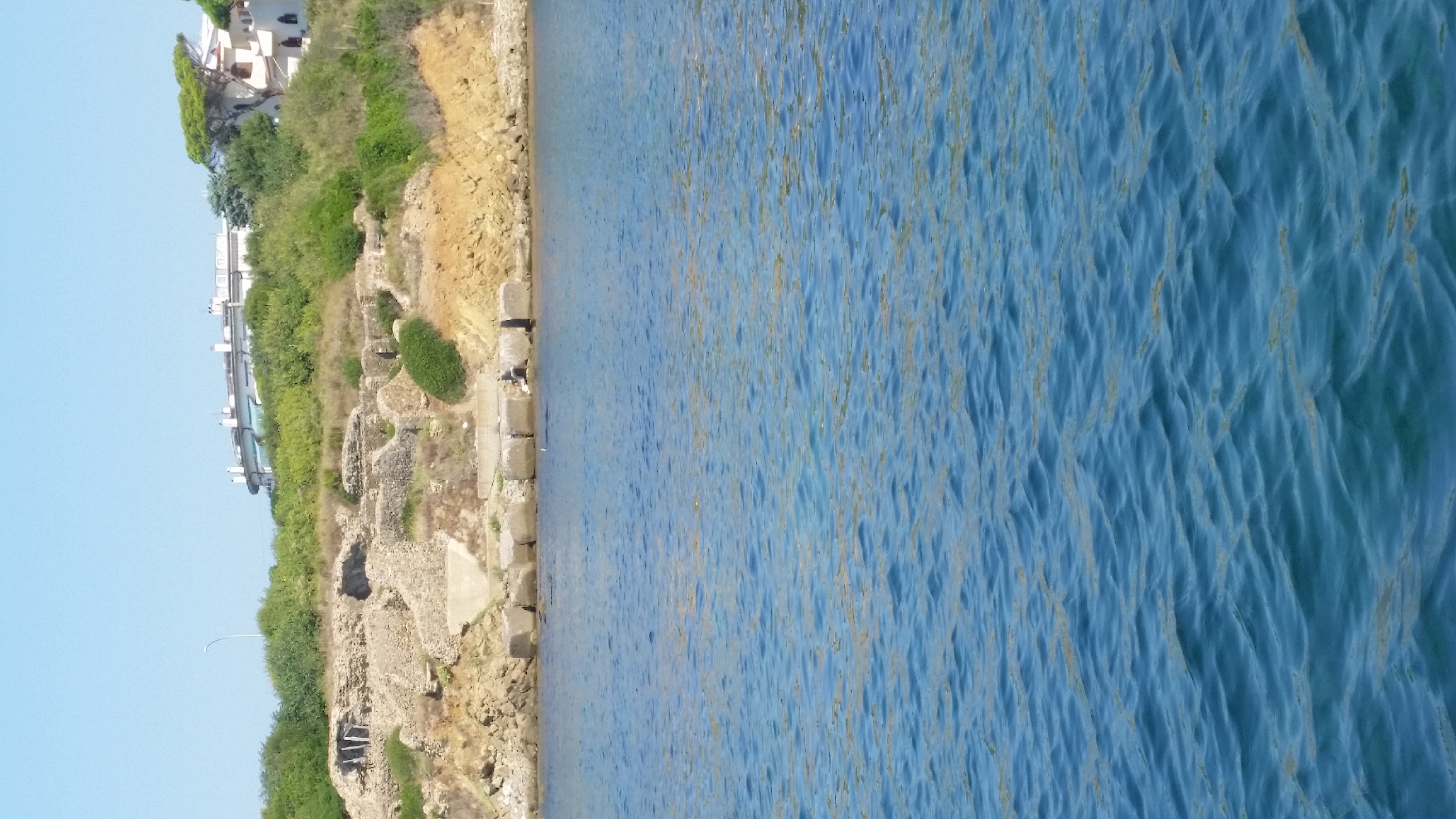 Domus delle grottacce dal mare