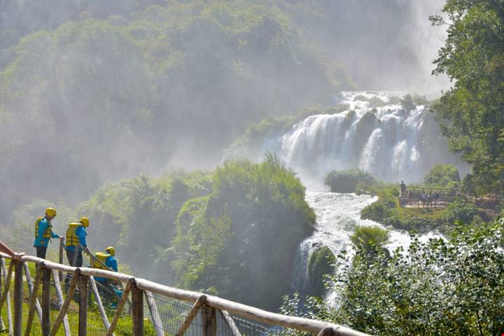 Come fare rafting alle Cascate delle Marmore - PaesiOnLine