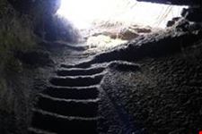 Grotta di scorrimento lavico