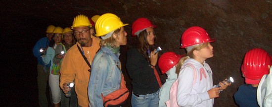 Le grotte di scorrimento lavico