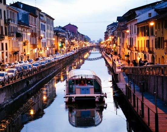 Tour dei Navigli - Fonte: Henry Tsui - ©Shutterstock - Henry Tsui - ©Shutterstock - Henry Tsui - ©Shutterstock