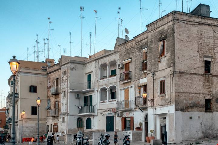 Ecco dove è stata girata la serie Lolita Lobosco | PaesiOnLine