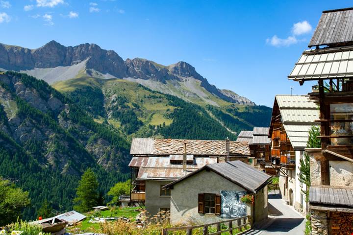 5 villaggi incantevoli per un weekend nelle Alpi Francesi | PaesiOnLine