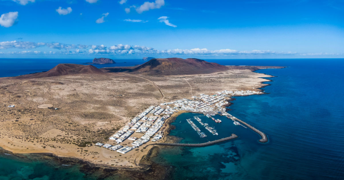 L’isola La Graciosa, la più piccola delle Canarie e la riserva naturale più grande d’Europa a pochi passi dall’Italia | PaesiOnLine
