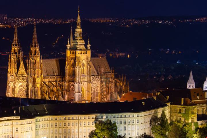 Una passeggiata di Primavera a Praga, il gioiello gotico della Repubblica Ceca | PaesiOnLine