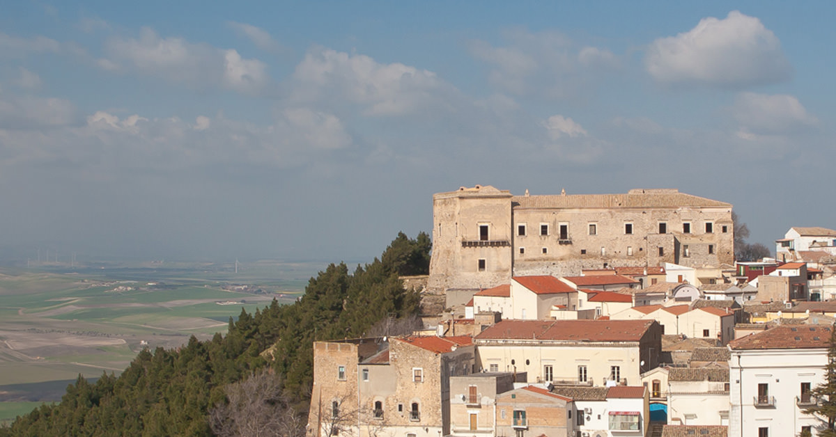 Esplora la Storia dei Castelli dei Monti Dauni in Puglia