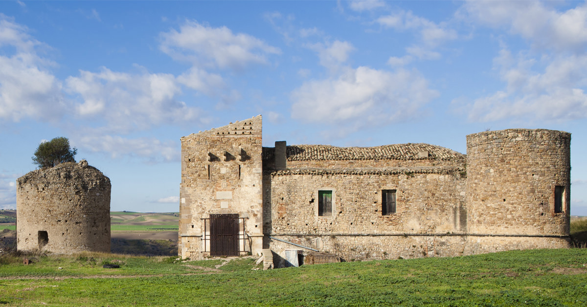 Esplora la Storia dei Castelli dei Monti Dauni in Puglia
