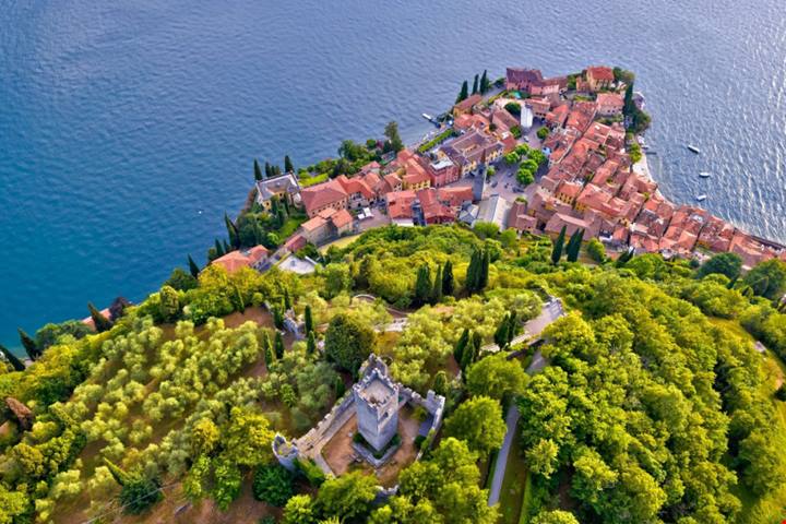Un vero e proprio gioiello sul Lago di Como: questo paesino ti lascerà senza fiato | PaesiOnLine