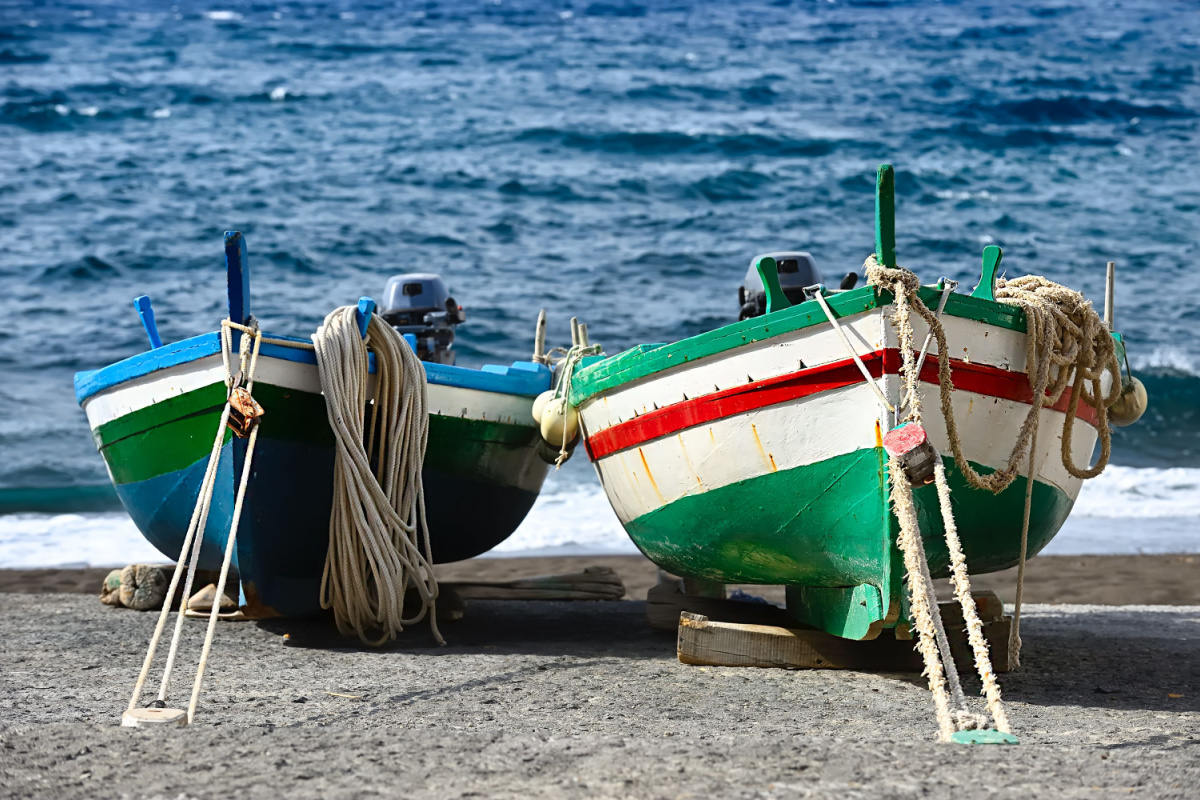 Queste piccole isole del Mediterraneo sono i luoghi perfetti per regalarsi un anticipo d'estate 