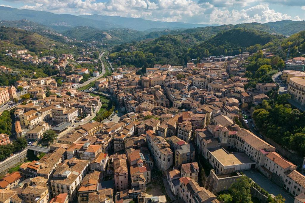 Enotri Enotri e Bruzi, la storia degli antichi popoli calabresi attraverso i ...