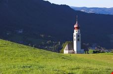 Bellissima cappella sulle Alpi
