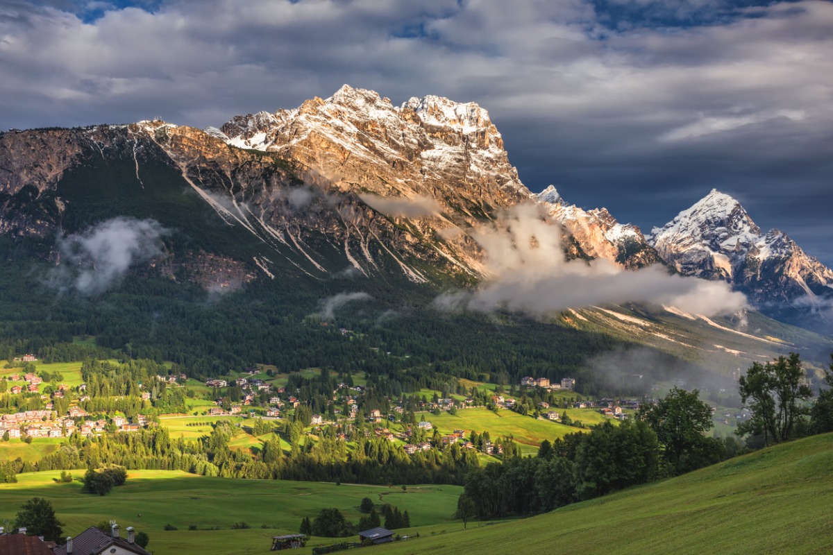 Nascosto tra le cime alpine del Veneto c'è un villaggio delizioso dove si mangia bene e si vive tranquilli | PaesiOnLine