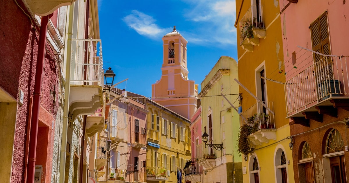 Una delle perle nascoste d'Italia si trova nel sud della Sardegna: in questo meraviglioso borgo vista mare si parla in Genovese | PaesiOnLine