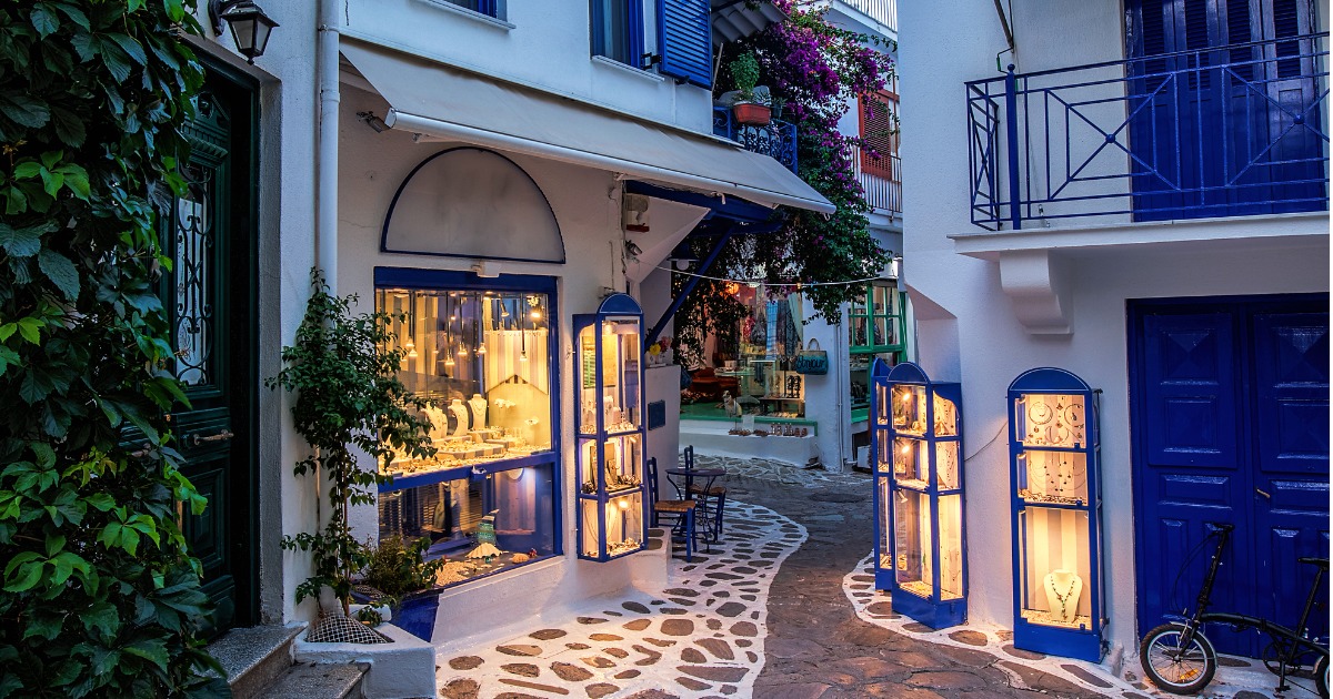 Sembra Capri ma siamo in Grecia: quest'isola è tanto autentica quanto bella |PaesiOnLine
