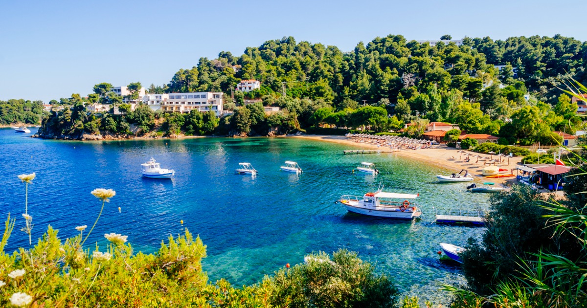 Sembra Capri ma siamo in Grecia: quest'isola è tanto autentica quanto bella |PaesiOnLine