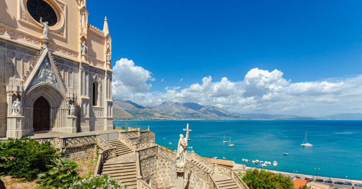  Un crocevia tra due incredibili regioni: tra mare e tradizioni, questo borgo del Lazio è da visitare assolutamente | PaesiOnLine