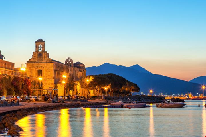 Un crocevia tra due incredibili regioni: tra mare e tradizioni, questo borgo del Lazio è da visitare assolutamente | PaesiOnLine