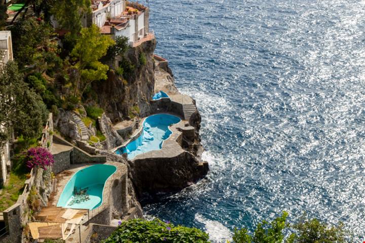 Una delle perle meno conosciute della Costiera Amalfitana, questo borgo lascia a bocca aperta chiunque lo visiti | PaesiOnLine