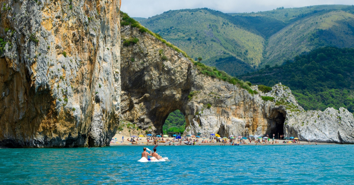 Ferragosto è alle porte, dove passare questa giornata di festa? Ecco 3 incredibili borghi marinari del sud Italia | PaesiOnLine