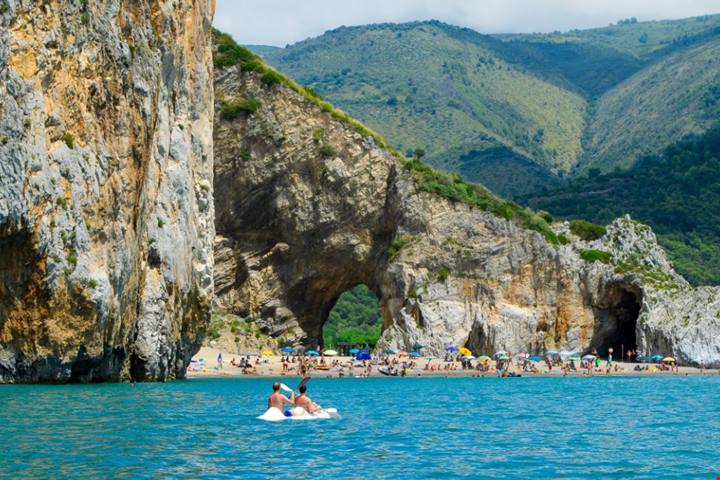 Ferragosto è alle porte, dove passare questa giornata di festa? Ecco 3 incredibili borghi marinari del sud Italia | PaesiOnLine