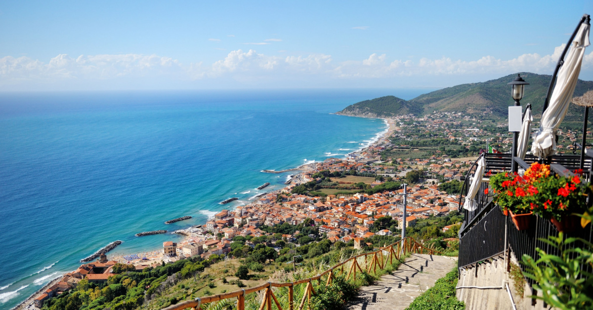Questo incredibile borgo del Cilento ha due anime: una in collina ed una al mare | PaesiOnLine
