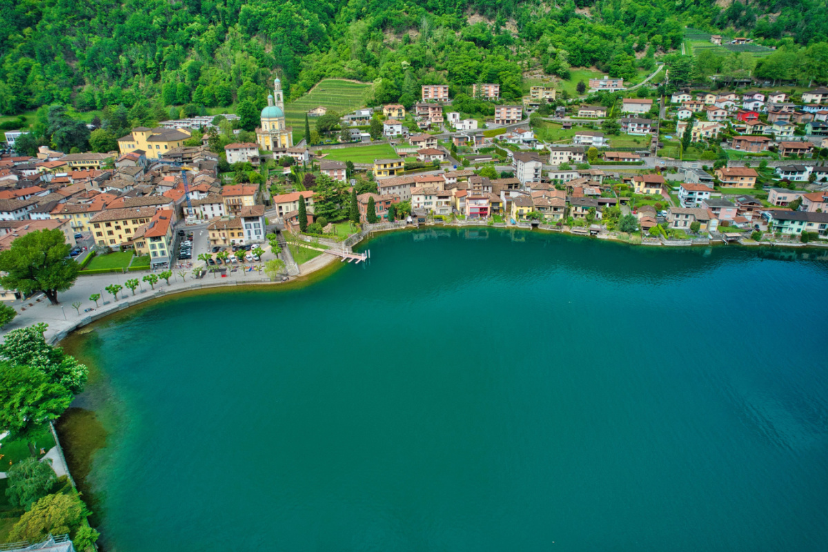 Sembra un borgo della Toscana ma è in Svizzera: il segreto di 1500 anni a pochi km dal confine