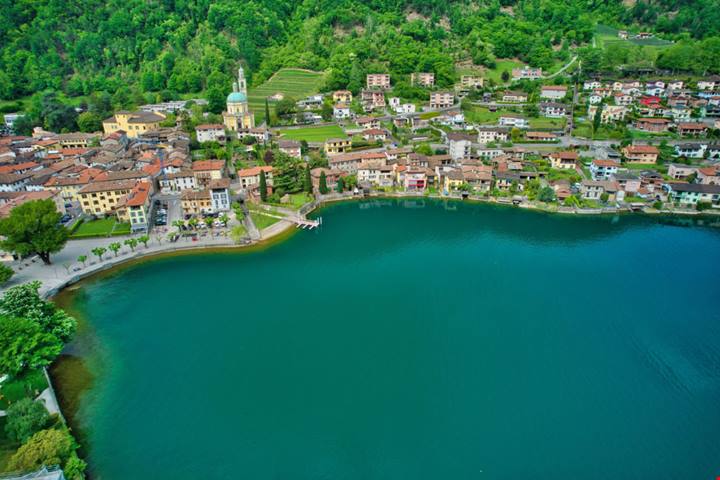 Sembra un borgo della Toscana ma è in Svizzera: il segreto di 1500 anni a pochi km dal confine